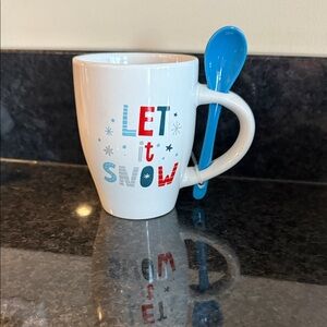 11 ounces Coffee Hot Chocolate Mug White w/Blue Spoon & Let It Snow Design NEW